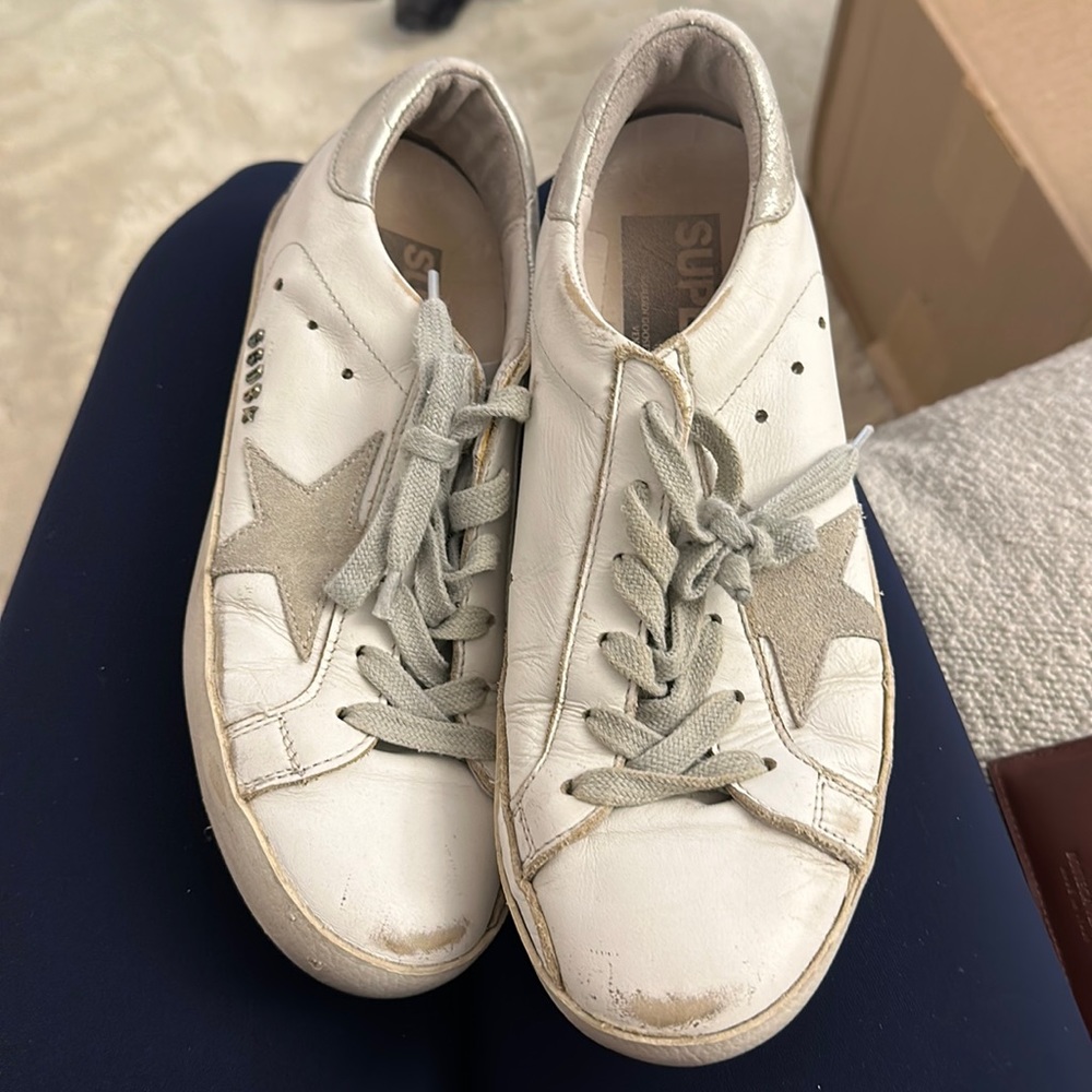 Golden Goose Superstar good condition. White and silver